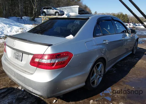 2013 Mercedes-Benz E 350 4Matic z USA, uszkodzony, nr VIN WDDHF8JB3DA765631
